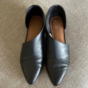 Black side slit shoe